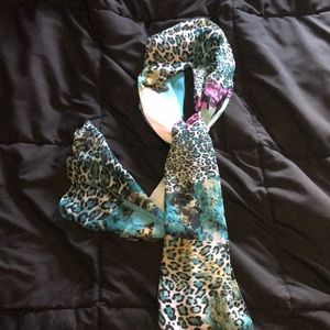 Blue scarf with cheetah print